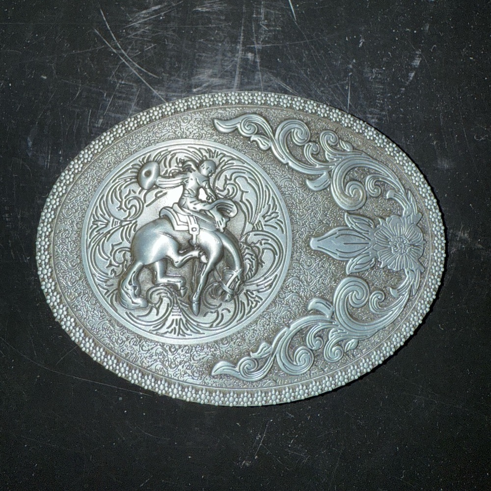 Western Oval Silver Tone Horse Rider Buckle